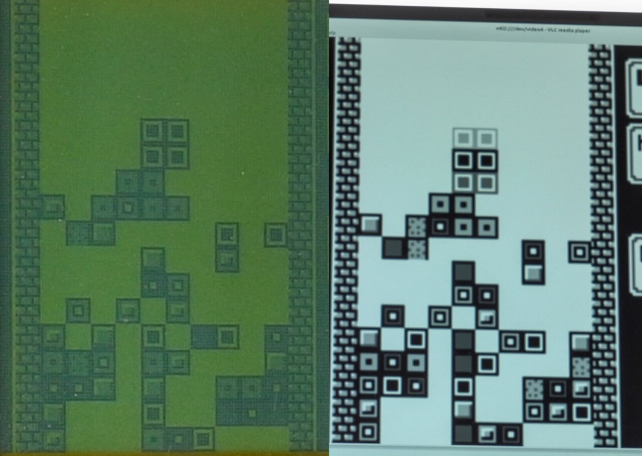 Comparison of two photos. On the left, there is a photo of the Game Boy screen and on the right there is a photo of the video stream from the GB Interceptor. Both show the same scene and position of Tetris blocks, but the individual blocks have different designs.